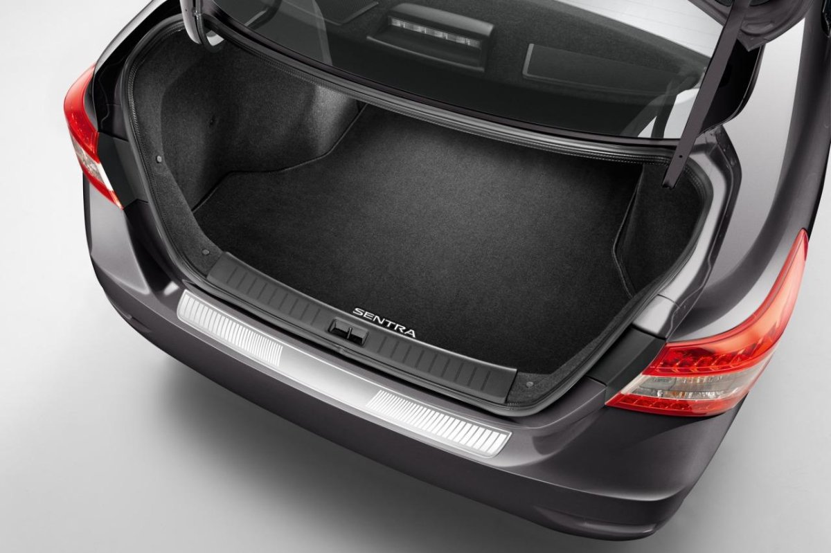 Тиида седан багажник