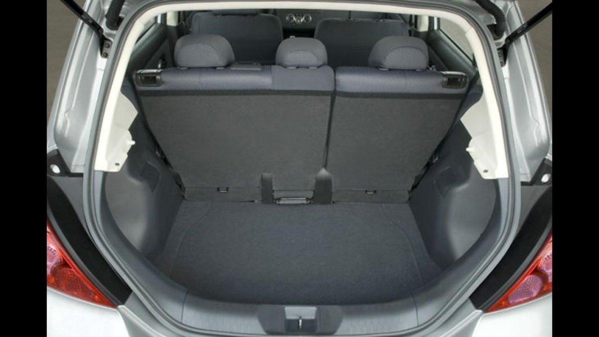 Багажник Ниссан Тиида хэтчбек 2008