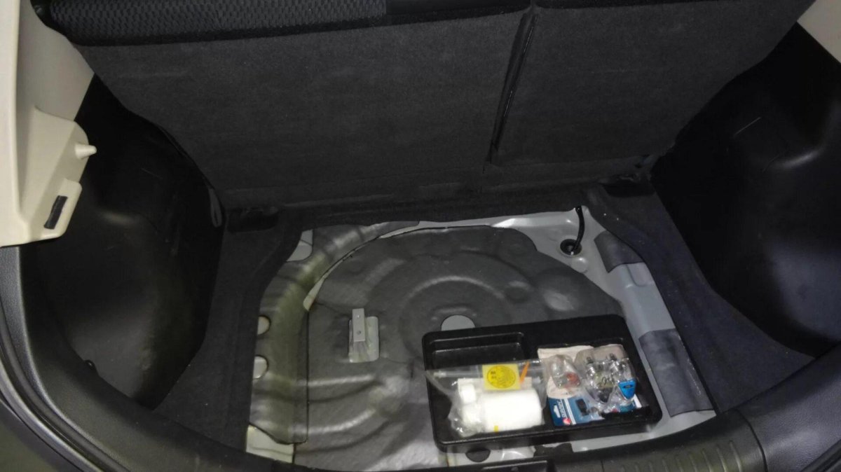 Ниссан Тиида 2008 запаска