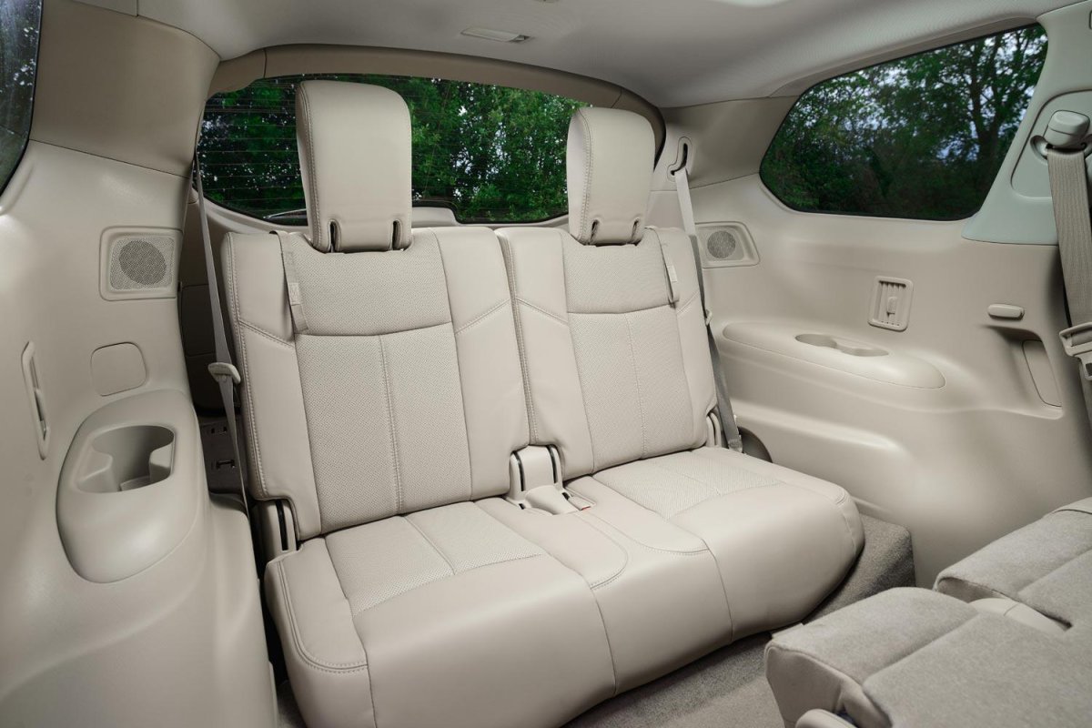 Nissan Pathfinder салон