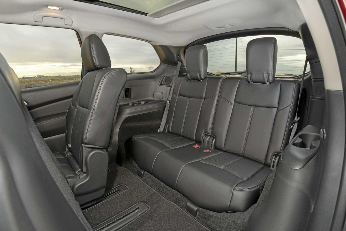 Nissan Pathfinder 2010 салон