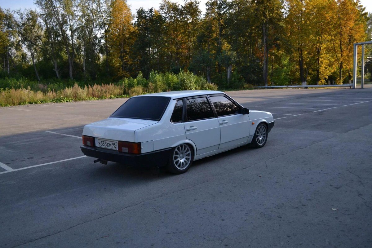 ВАЗ 21099 заниженная
