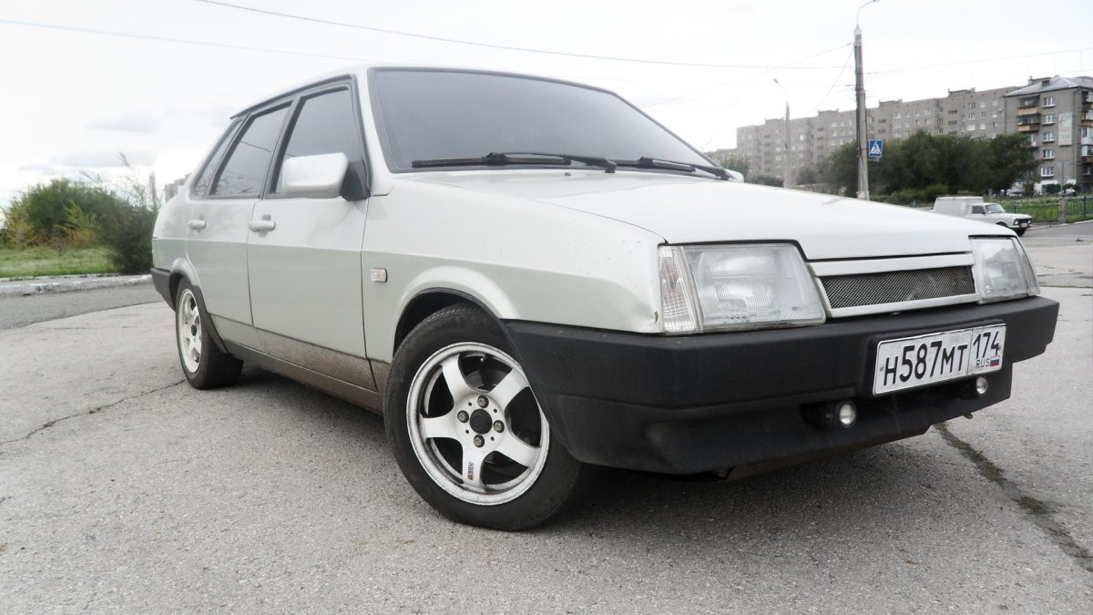 Lada 21099
