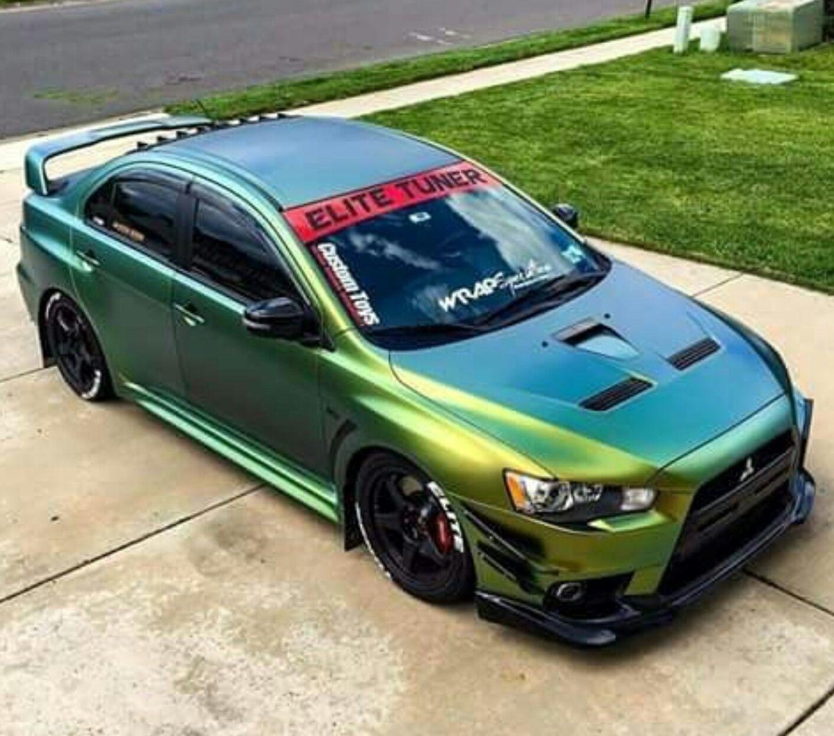 Митсубиси Лансер Эволюшн