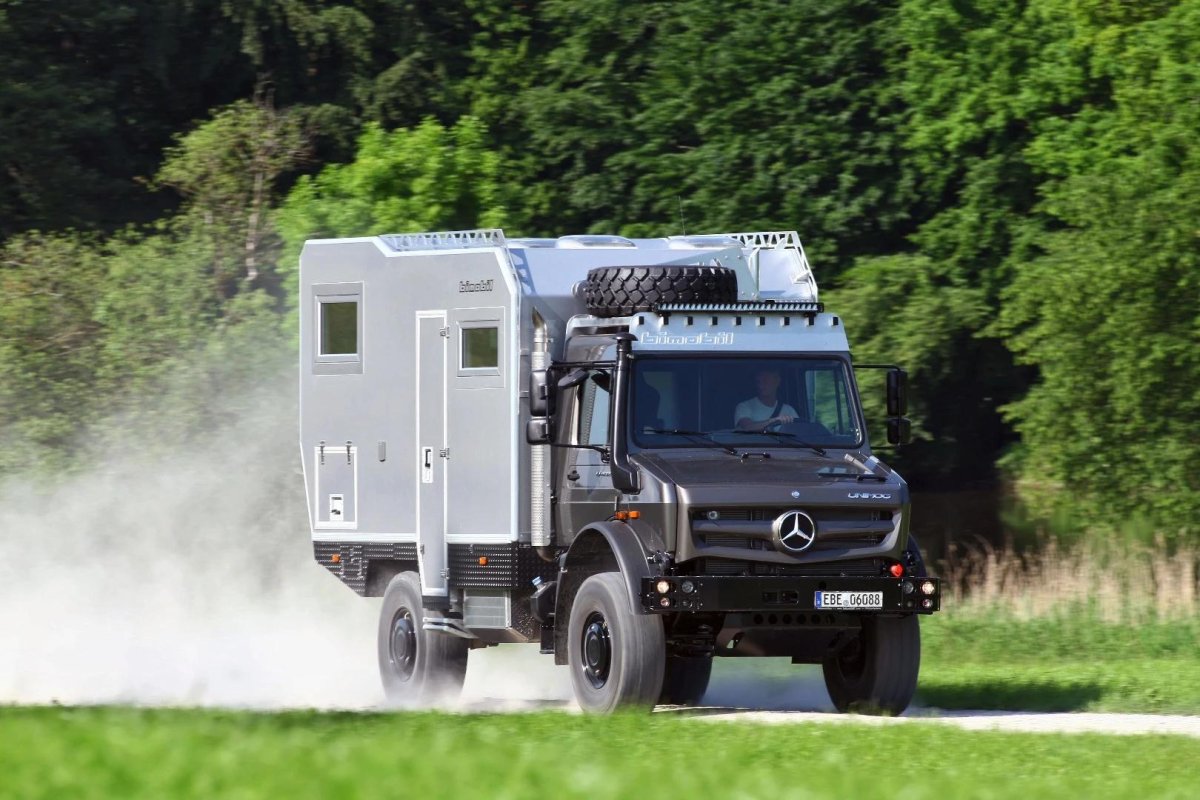 Unimog Bimobil