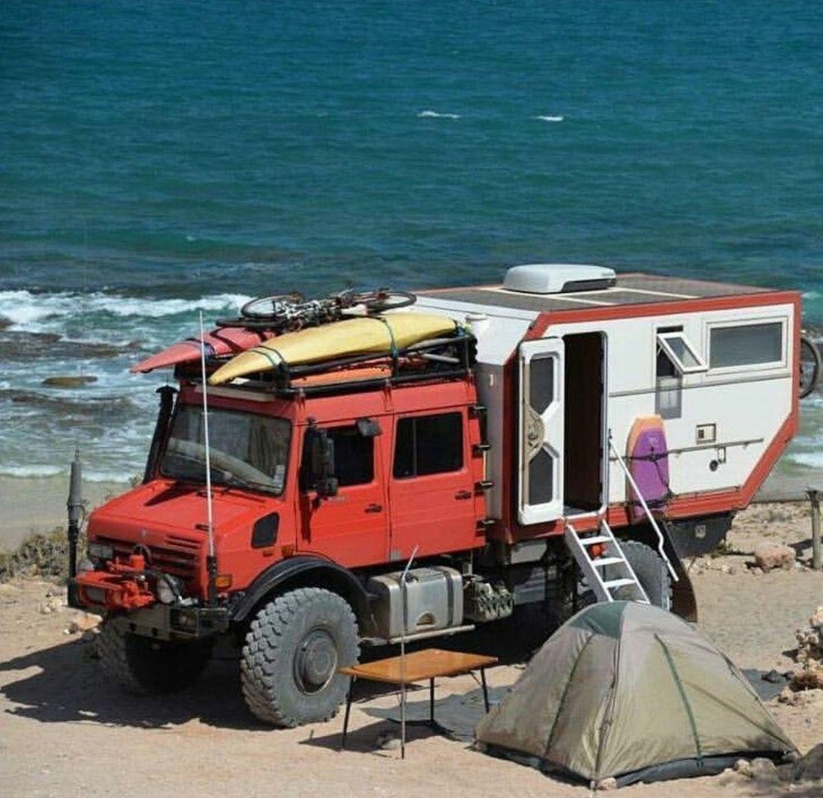 Mercedes Unimog Camper