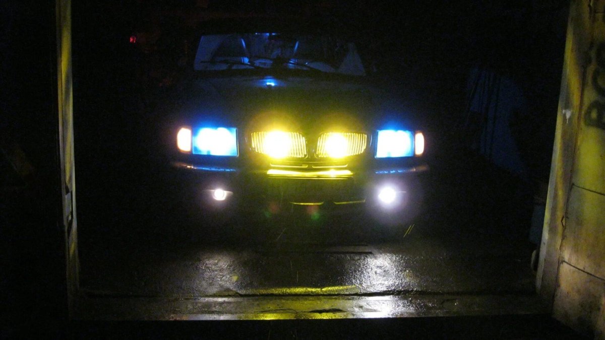 Противотуманки под решетку радиатора Волга 3102