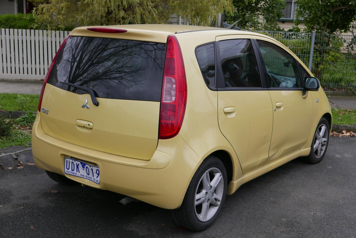 Митсубиси Кольт 2005