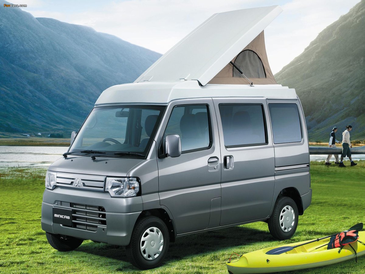 Mitsubishi Minicab 2011