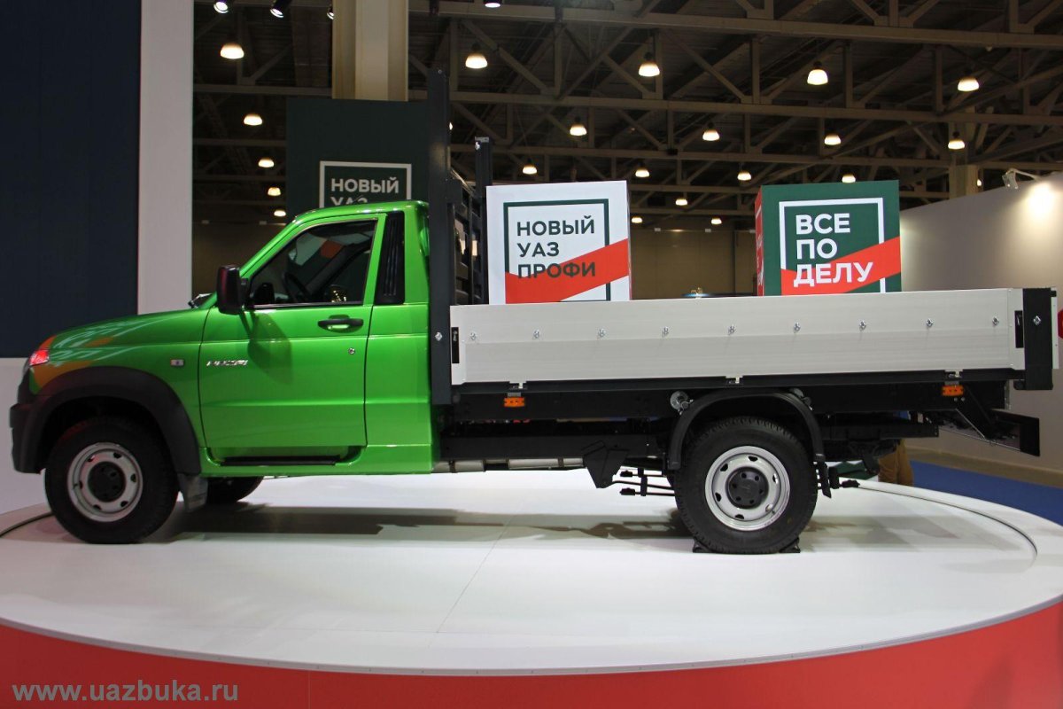 УАЗ профи 4х4 бортовой