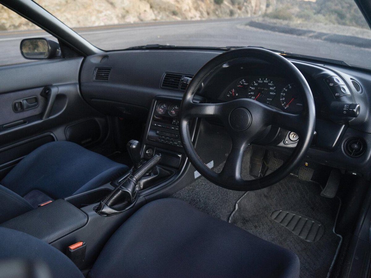 Nissan Skyline r32 салон