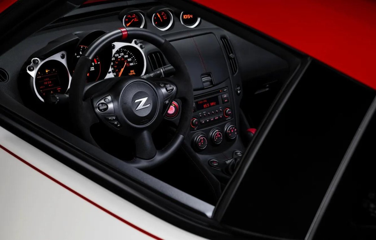 Nissan 370z Nismo салон