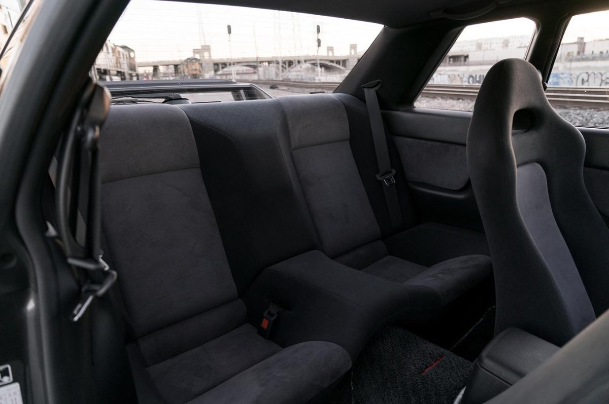 Скайлайн 32 салон сзади