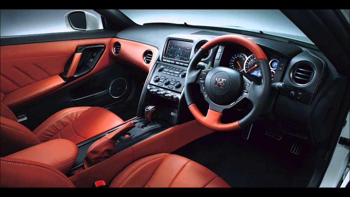 Nissan GTR 35 салон