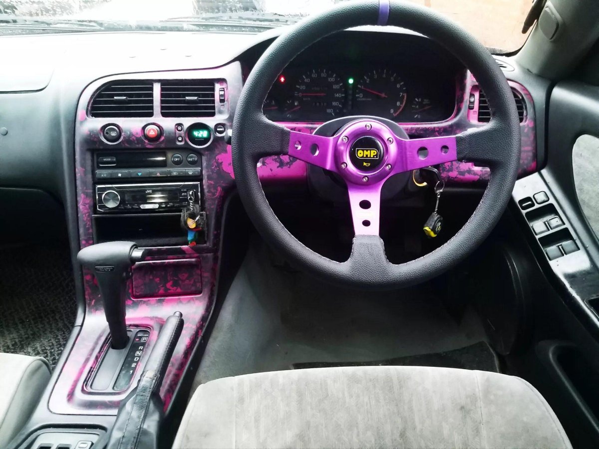 Nissan Skyline 33 салон