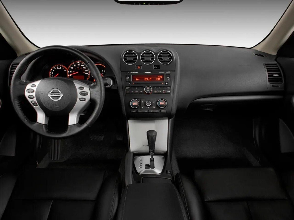 Nissan Altima 2008 салон