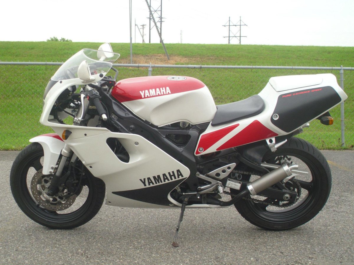 Yamaha FZR 250