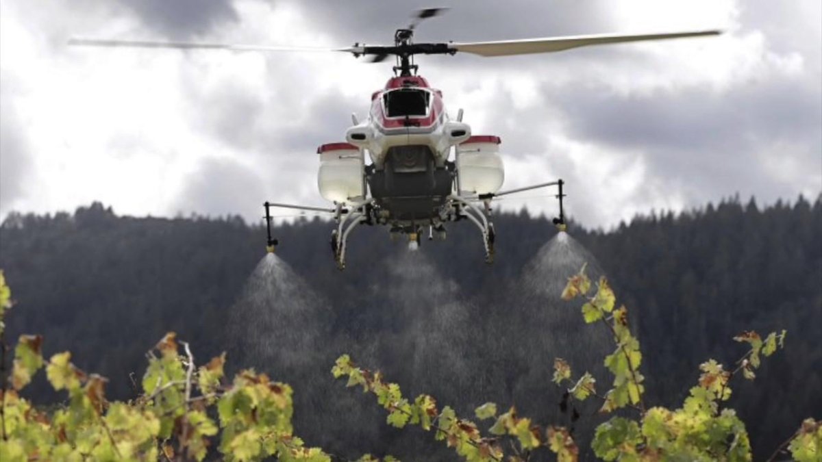 Вертолет в сельском хозяйстве