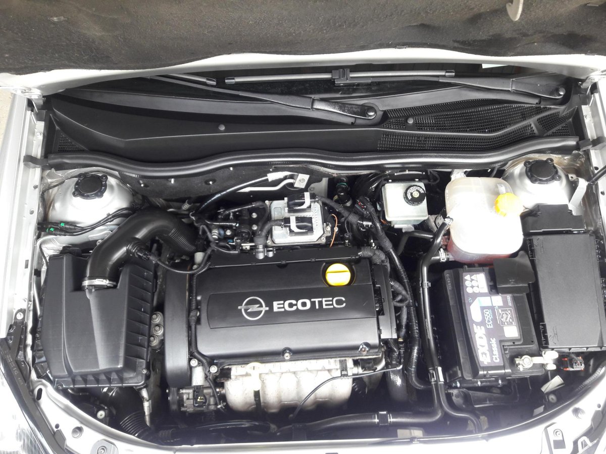 Opel Astra h 1.8 подкапотка