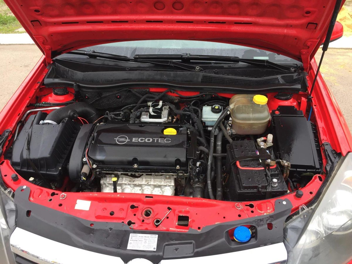 Подкапотка Opel Astra h