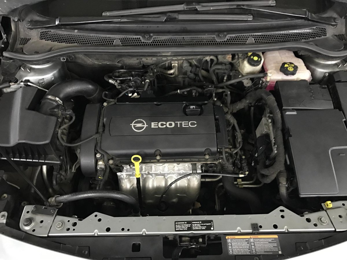 Opel Astra под капотом