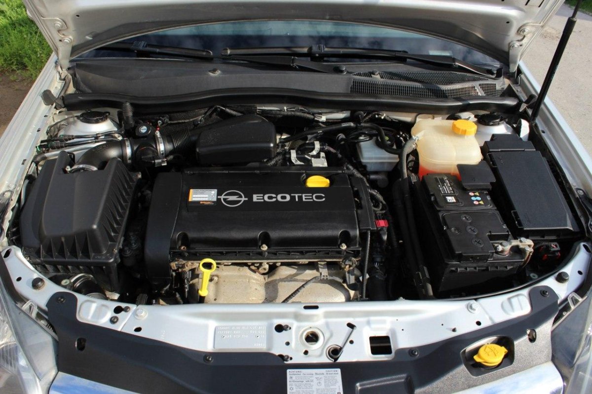 Подкапотка Opel Astra h