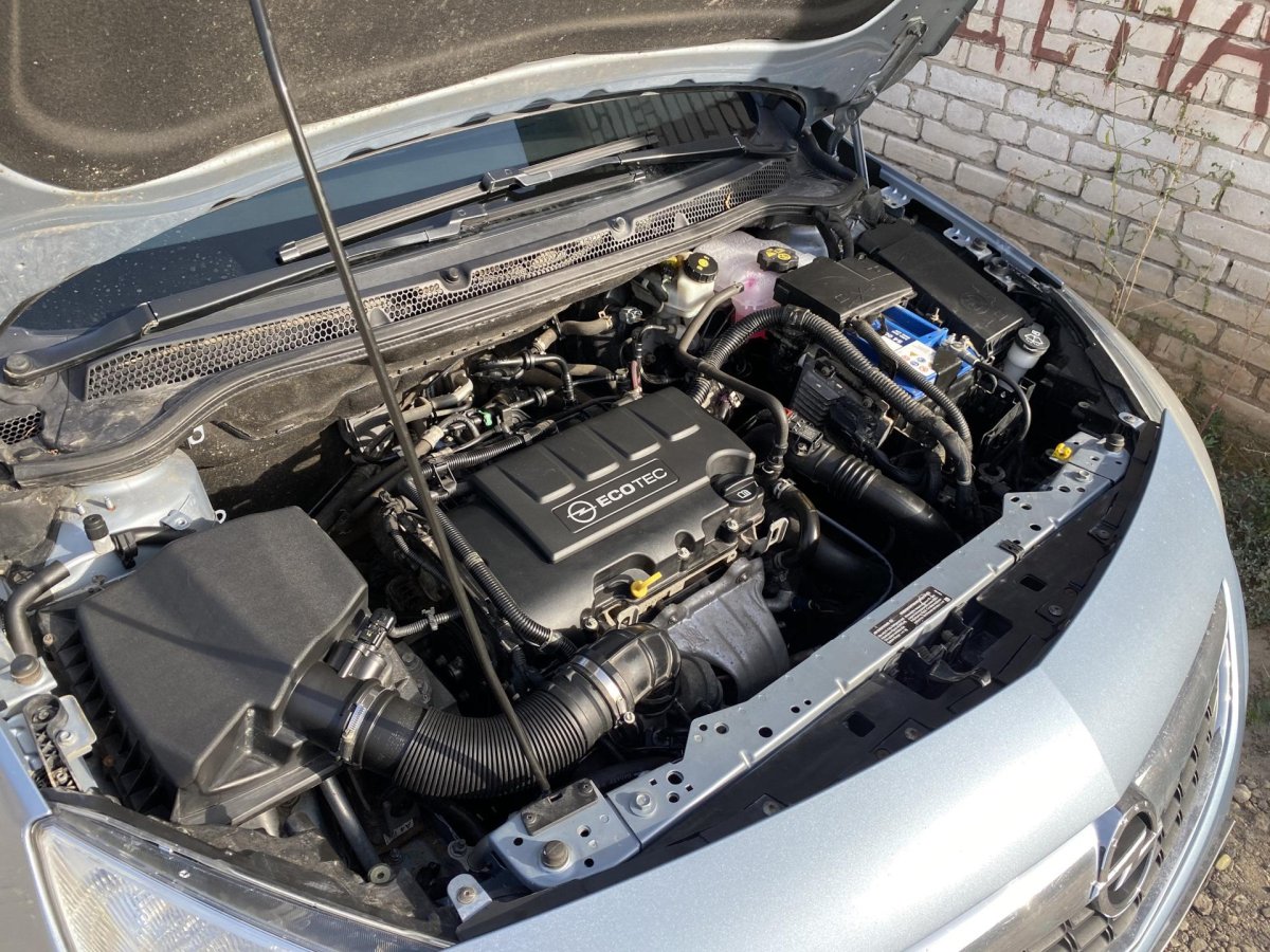 Опель Астра j 1.4 турбо