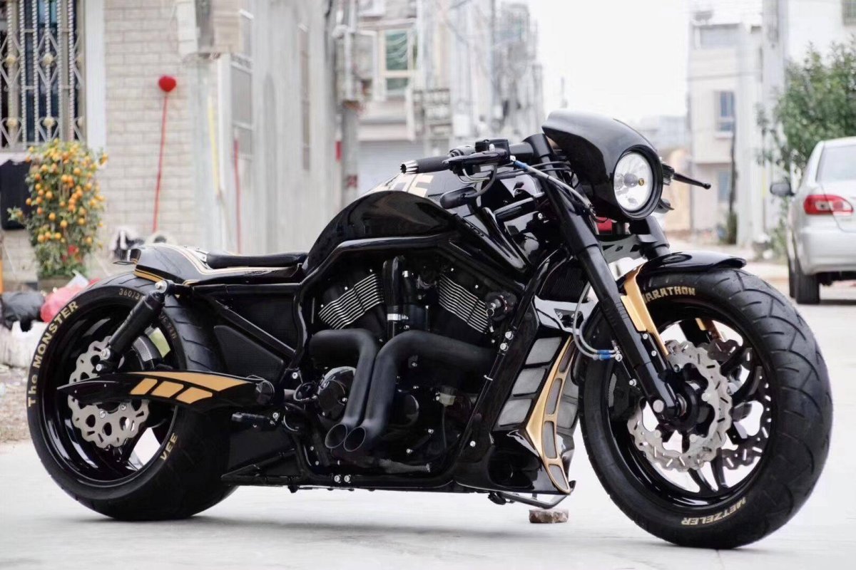 Чоппер Harley Davidson v-Rod