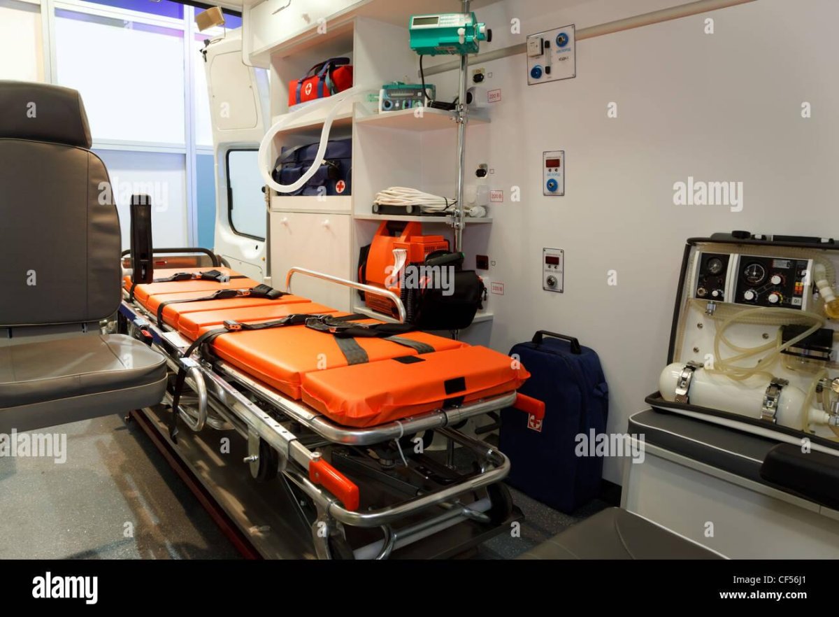 Машина скорой помощи внутри