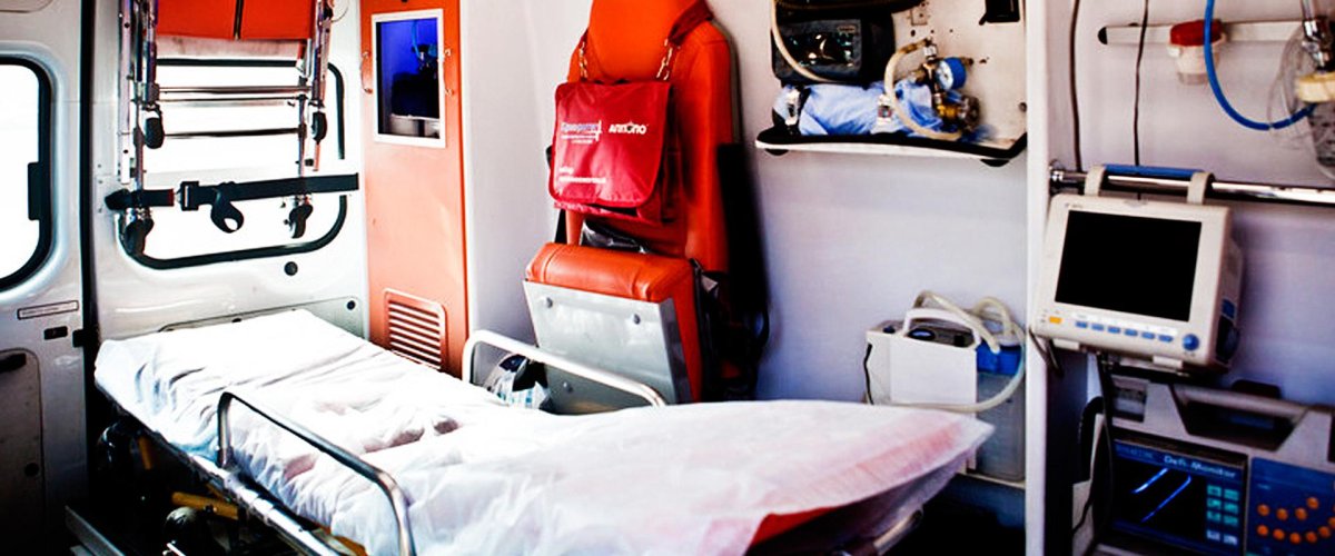 Внутри скорой помощи