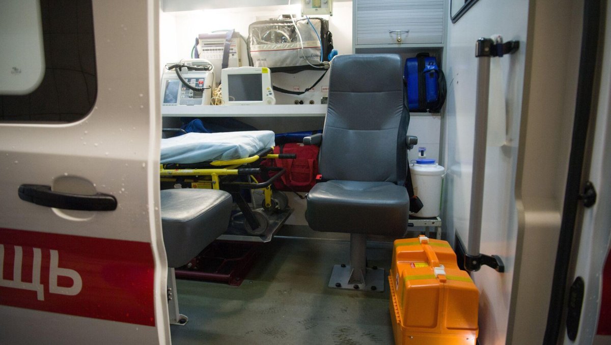 Внутри скорой помощи