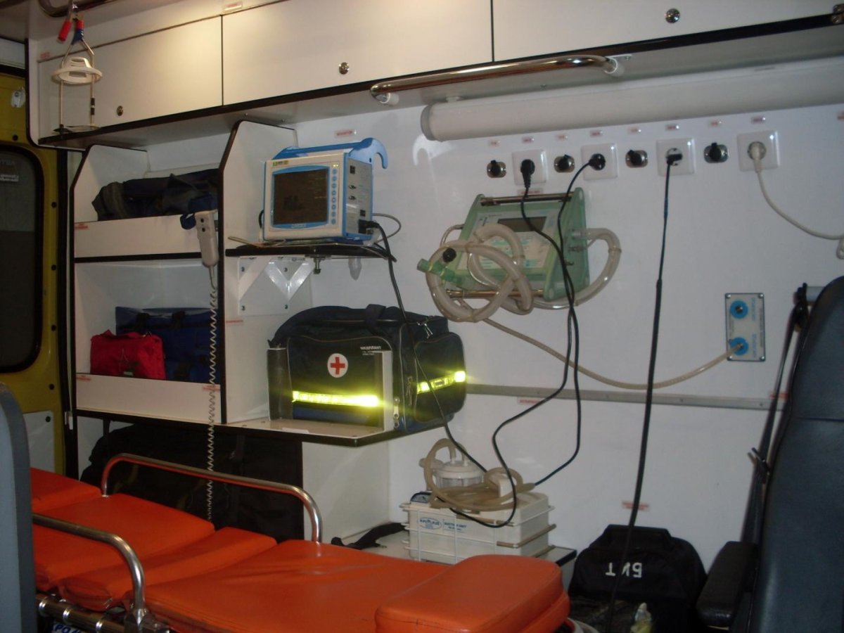Машина скорой помощи внутри