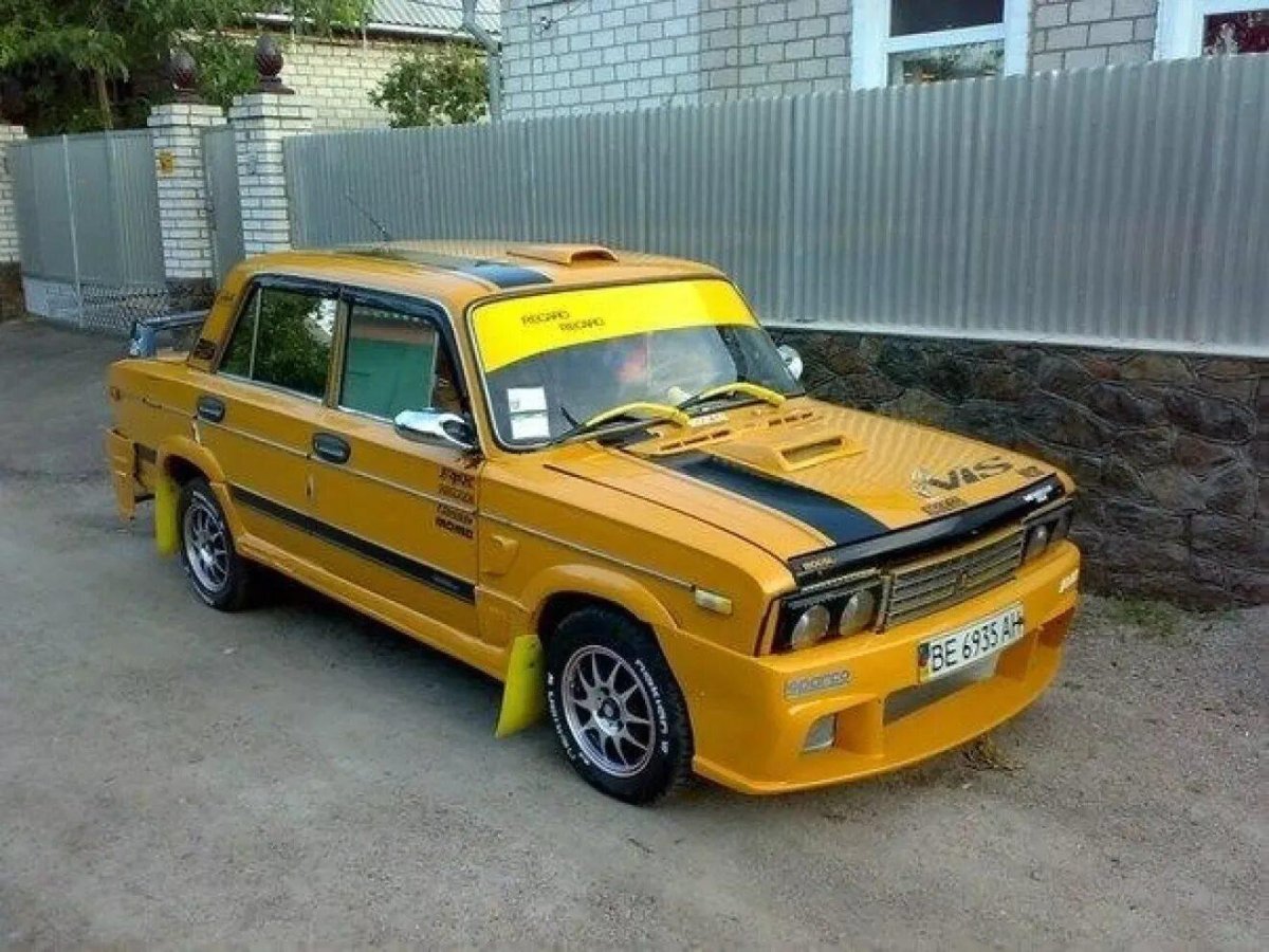 Тюнингованная Лада 2106