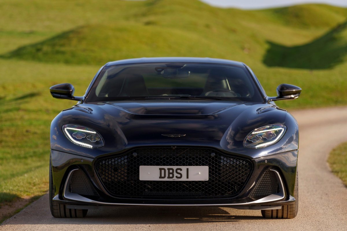 Aston Martin DBS 770