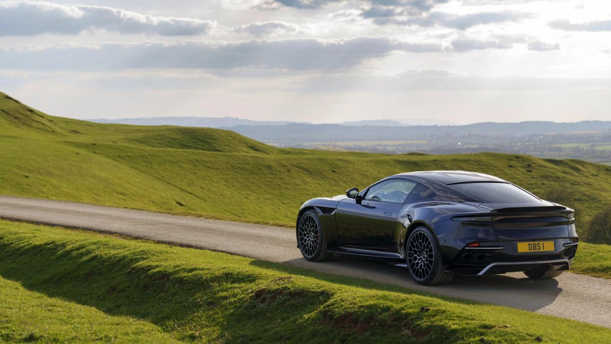 Aston Martin DBS 770 Ultimate 2023