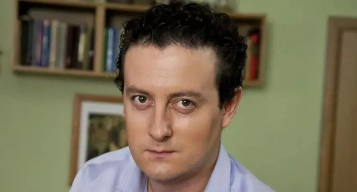 Антон Мартынов универ