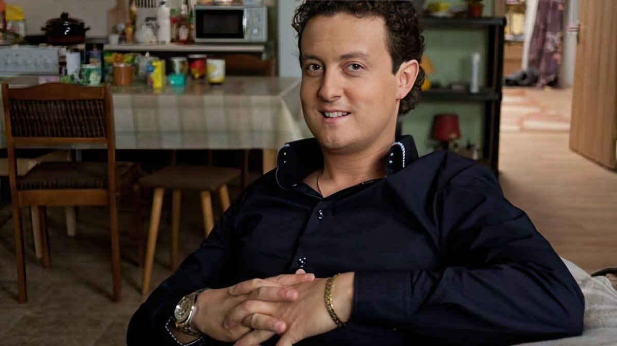 Антон Мартынов универ