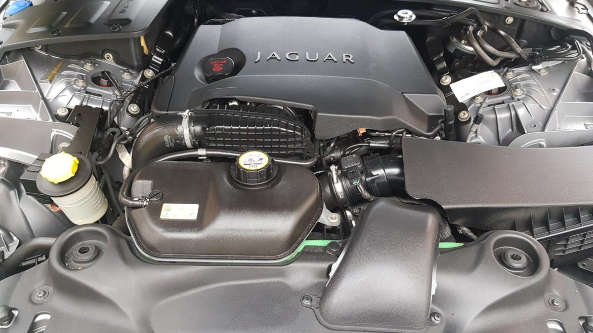 Подкапотное пространство Jaguar XF схема