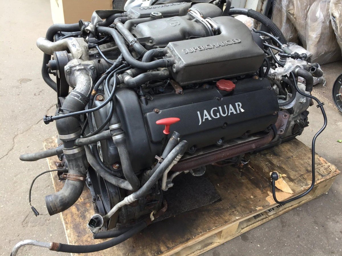 Jaguar 4.4 v8
