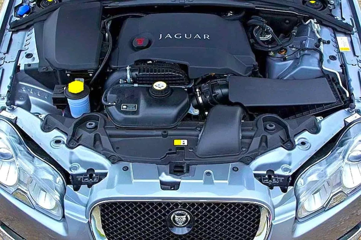 Jaguar XF, 2008 под капотом