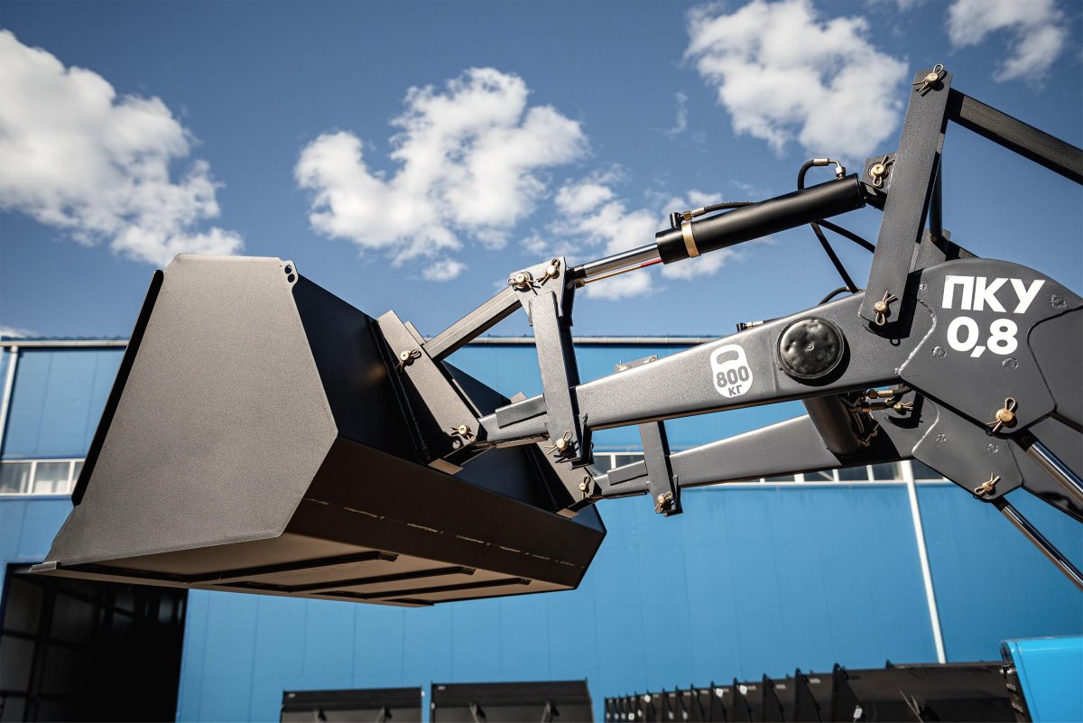 Погрузчик-стогометатель сну-550