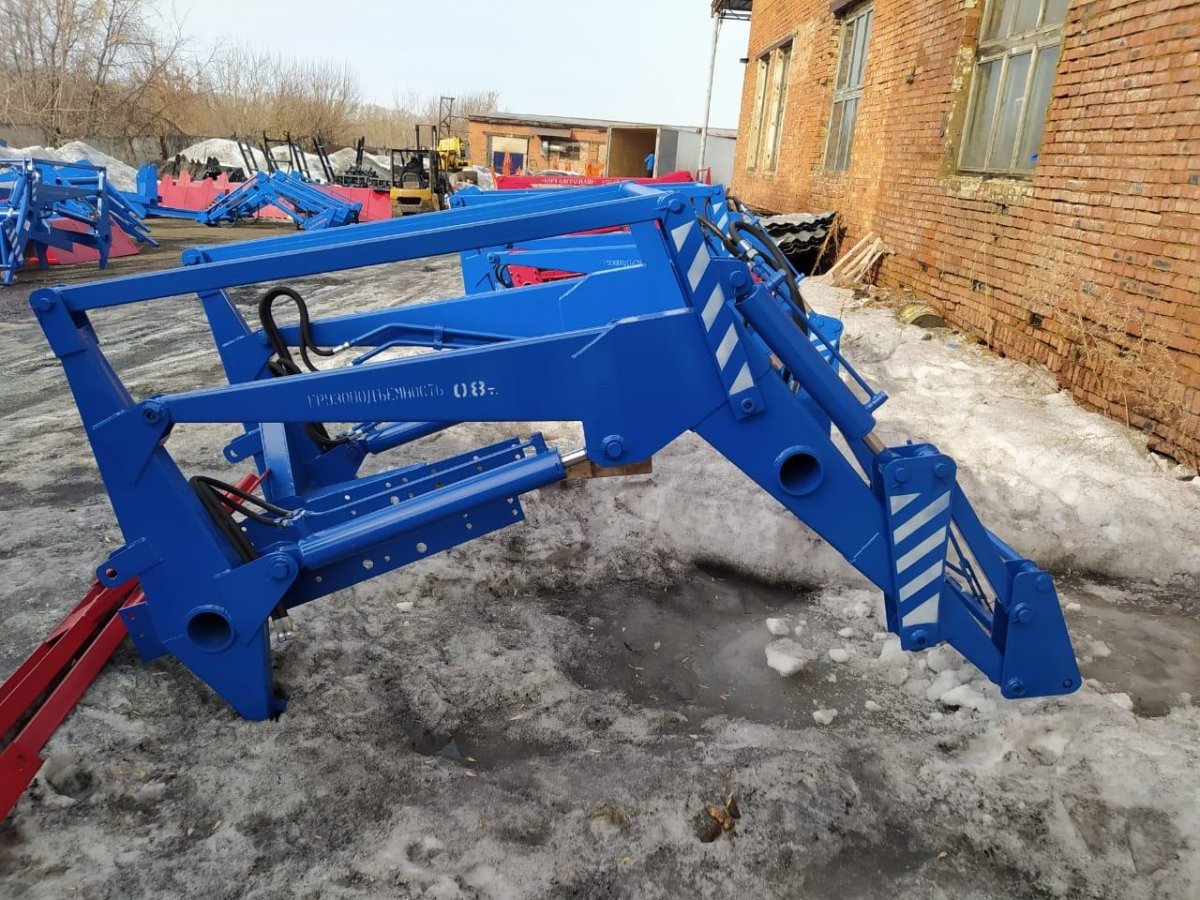 Погрузчик универсальный ПКУ-0.9