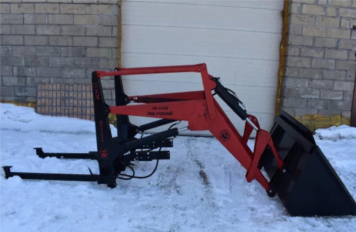 Погрузчик универсальный ПКУ-0.9