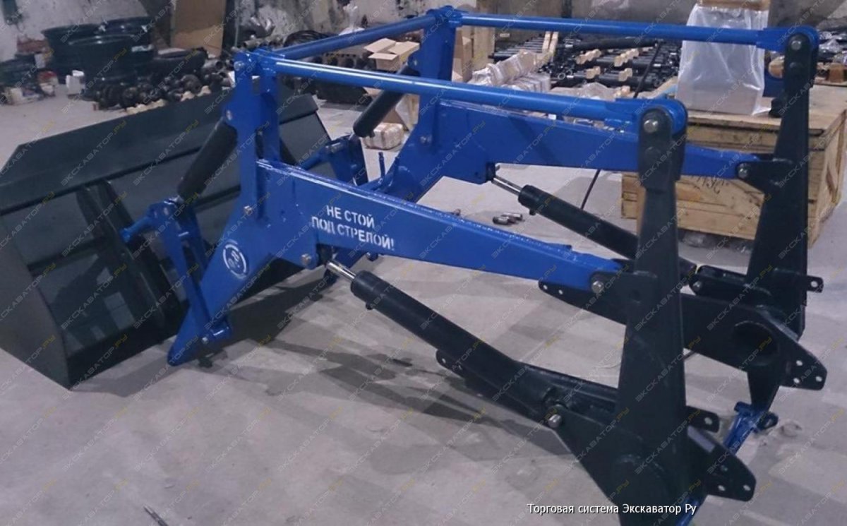Погрузчик фронтальный ПКУ-0.8 (кун)