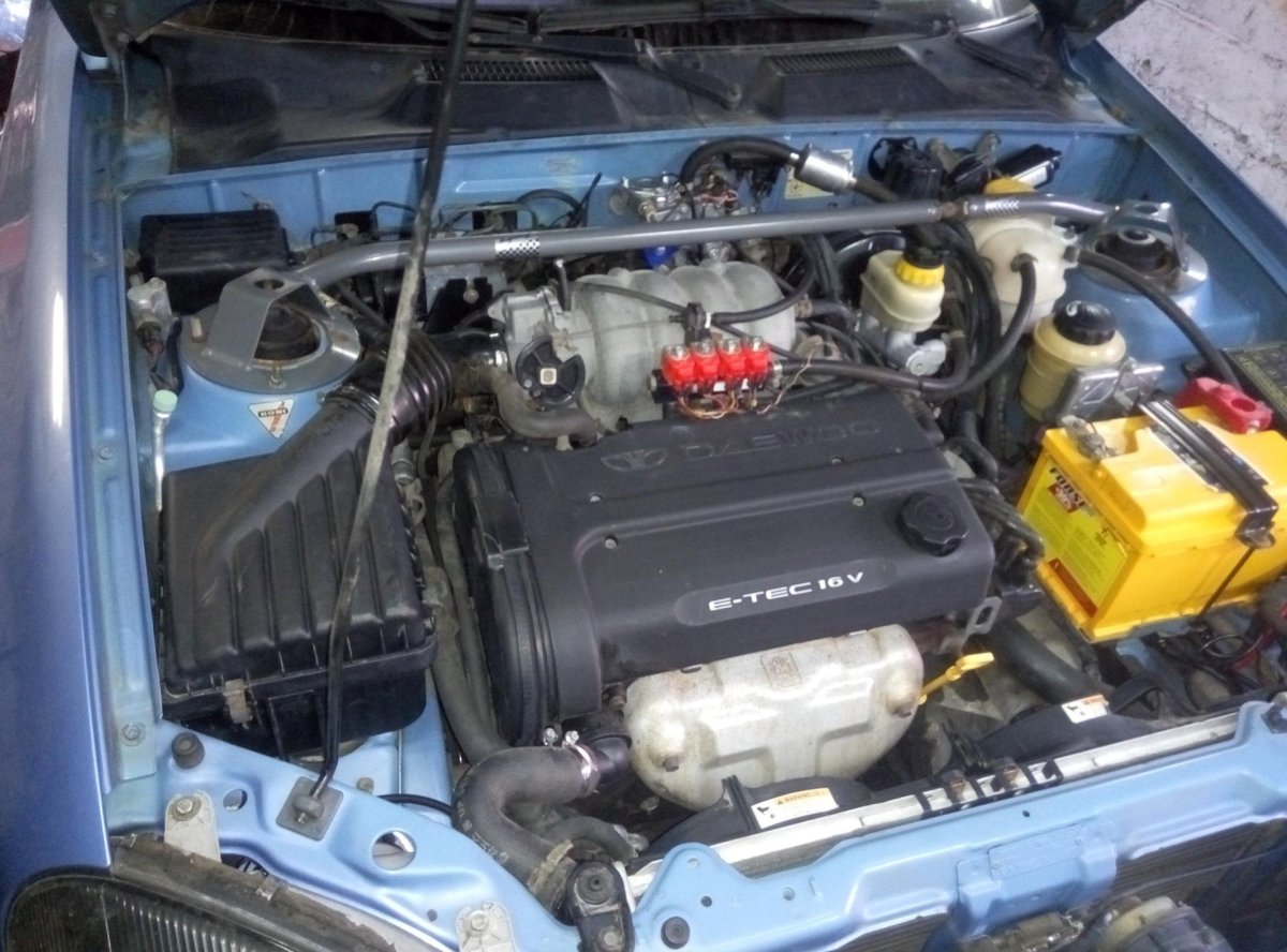 Подкапотка Ланос 1.5 8 клапанов