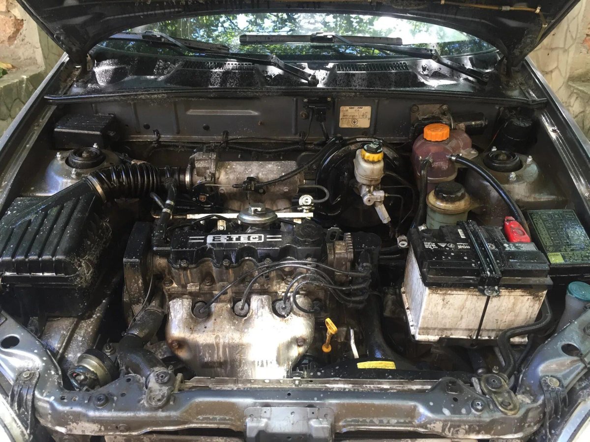 Подкапотка Нексия 8 клапанов