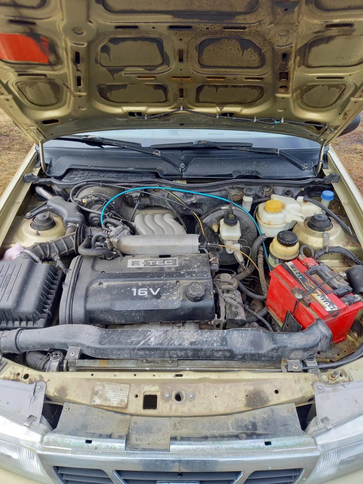 Шевроле Реззо подкапотное пространство