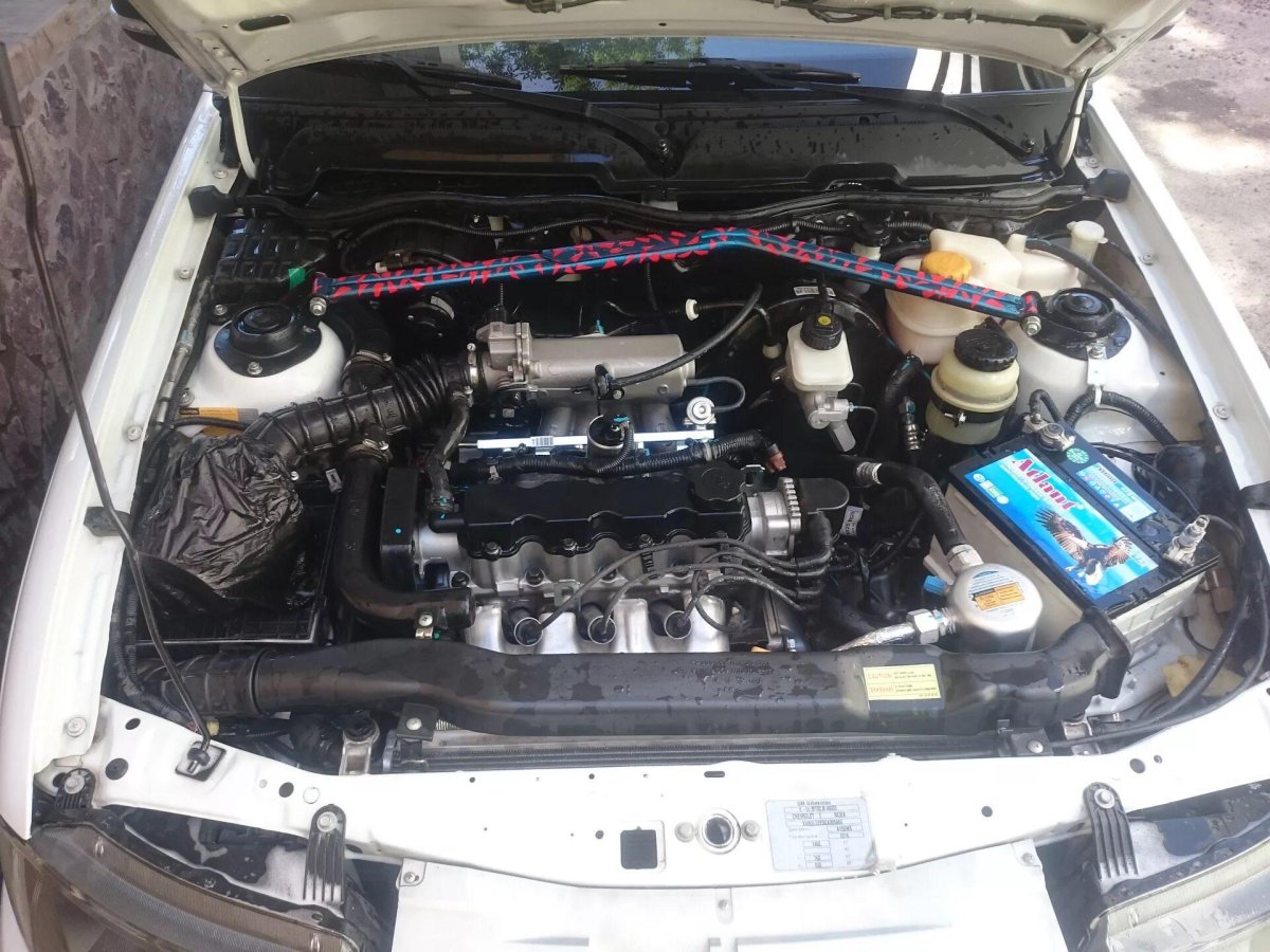 Подкапотка Нексия 1.6