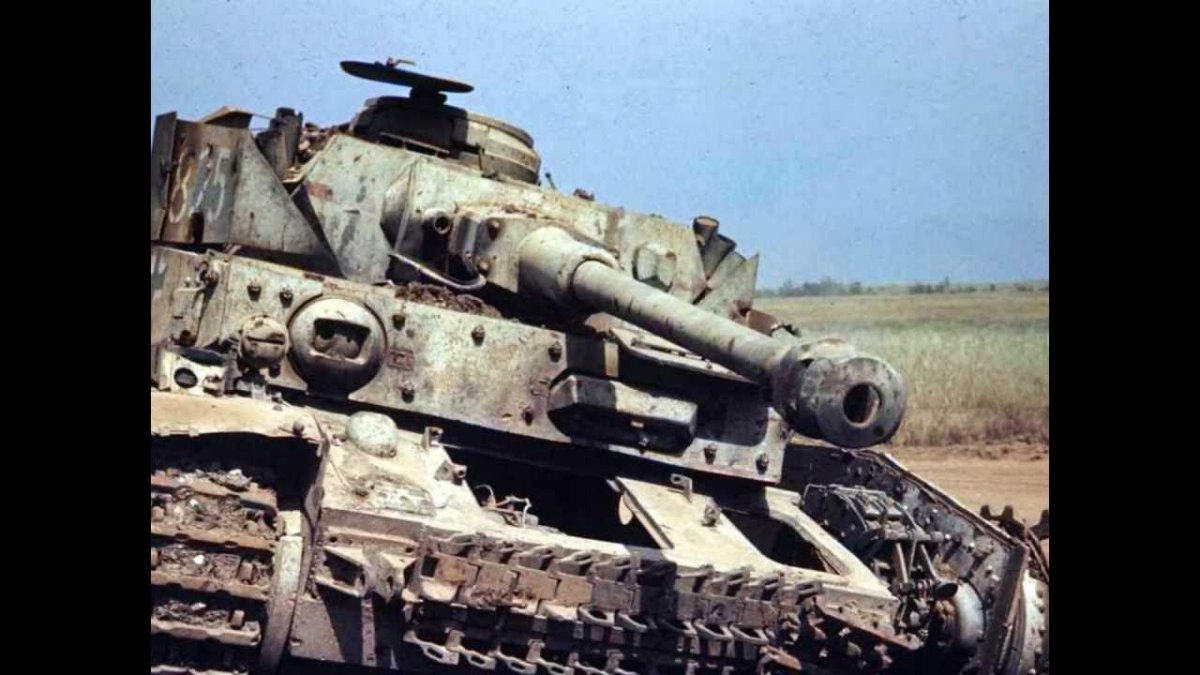 Подбитый танк PZ 4