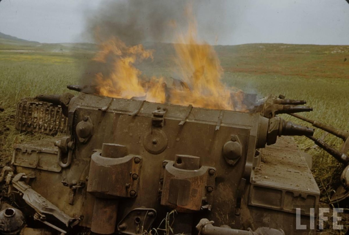 Подбитый танк тигр 2 мировая война